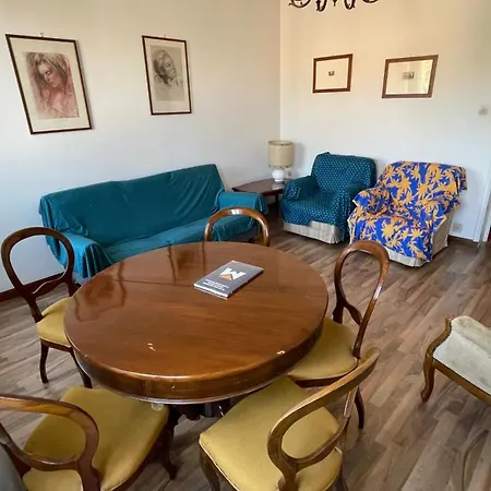 Apartament Ampio A Due Passi Dal Lungarno Piza